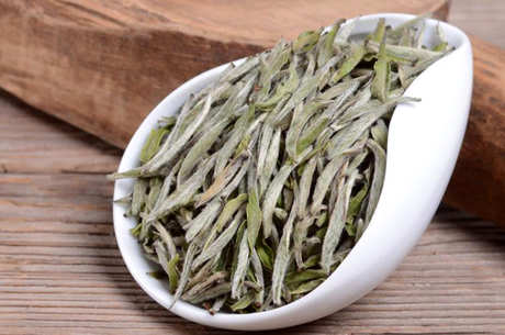 白毫银针干茶的特点