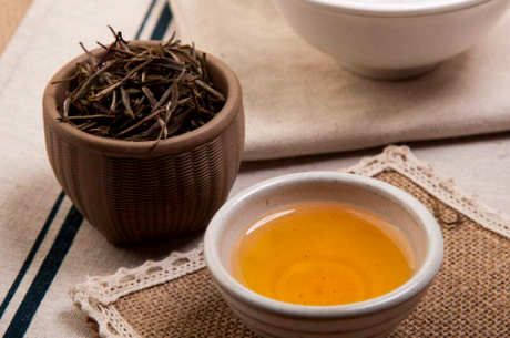 养肝护肝多喝这六种茶
