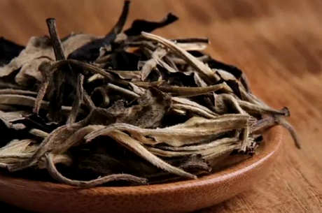 云南月光白茶的特点