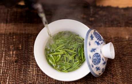 江西产什么名茶？