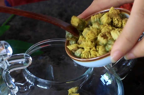 喝什么茶淡化色斑？