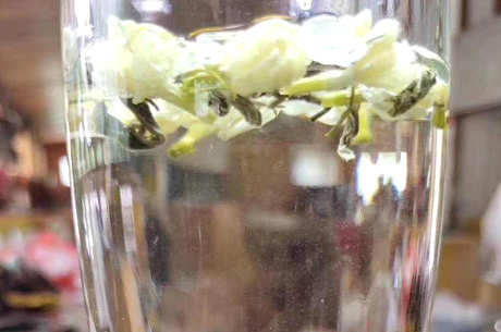 茉莉花茶适合冬天喝吗？