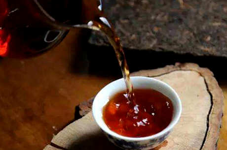 正确冲泡普洱茶饼的方法