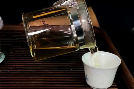 酒和茶可以一起喝吗？
