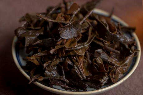 六堡霜降茶的特点