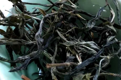 易武天门山高杆古树茶的特点