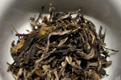 曼松和冰岛普洱茶的区别