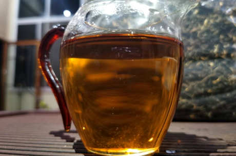 南糯山晒红什么茶？