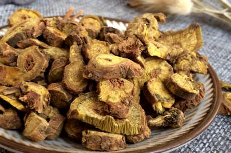 长期喝黄芩茶有什么作用？