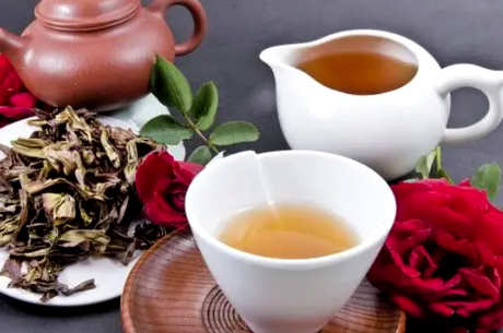 八类人不宜喝红茶