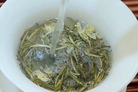 怎样冲泡茉莉花茶？