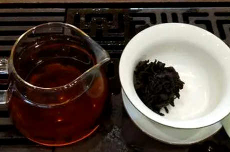 为什么普洱茶越老越香？