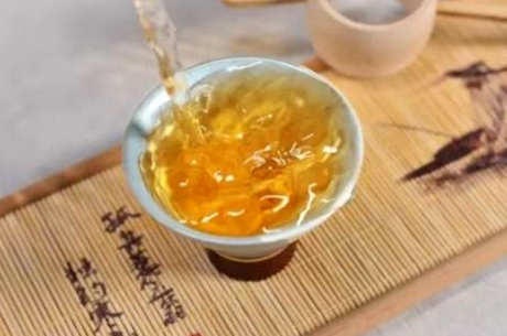 普洱茶锁喉的原因是什么？