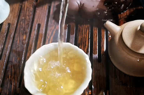 为什么普洱茶有苦味？
