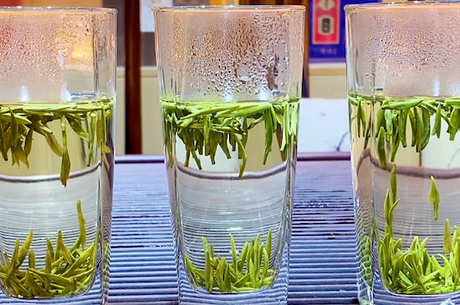 红茶和绿茶哪个更提神？