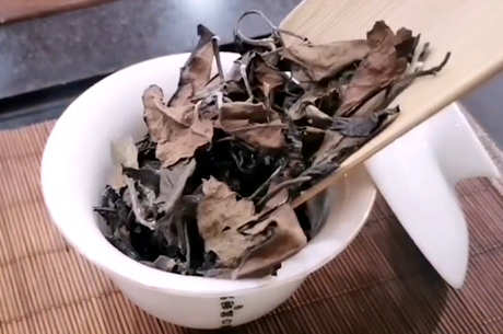 如何划分白茶的等级？