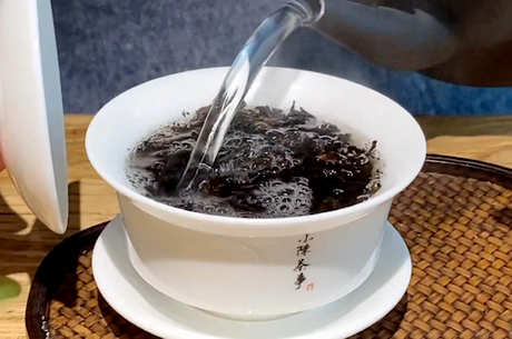 正确冲泡武夷肉桂茶的方法