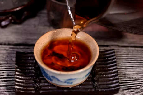 红茶属于普洱紧茶吗？