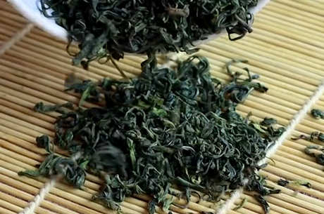 嚼干茶的好处和坏处