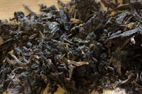 普洱茶饼受潮发霉还能喝吗？