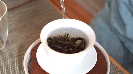 普洱生茶和熟茶的酿造方法