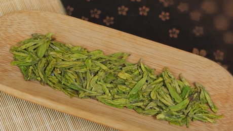 谁不适合喝龙井茶？