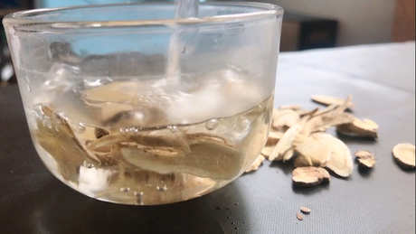 黄芪泡水能长期饮用吗？