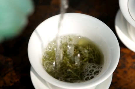 每天喝绿茶有什么好处和坏处？