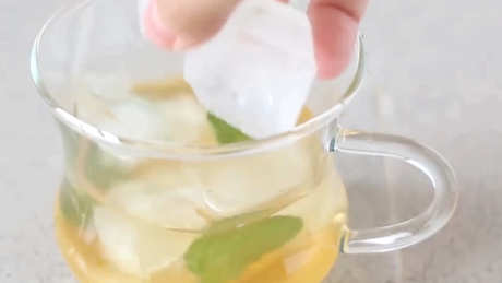 怎样冲蜂蜜水？