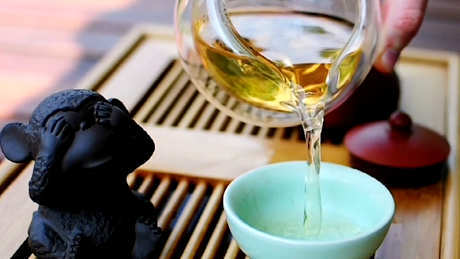 熟茶和生茶哪个好？