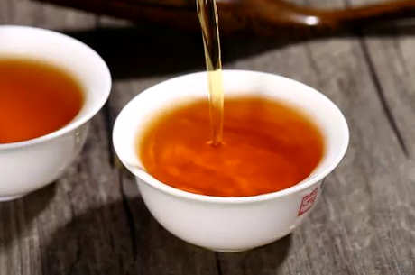 熟茶和生茶哪个好？