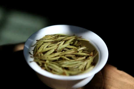 白茶和老白茶有什么区别？