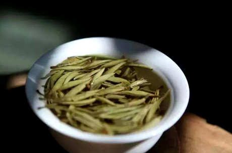 云南白毫银针的特点