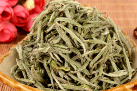早上喝白茶好吗？