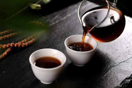 什么季节喝普洱茶好？