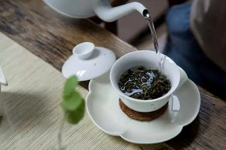 什么季节喝白茶比较合适？
