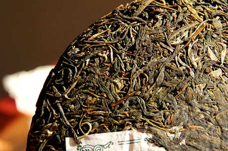 一饼普洱茶多少克？
