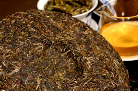 一饼普洱茶多少克？