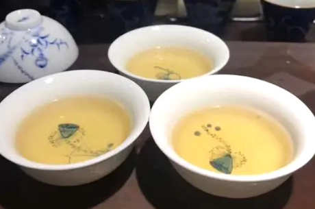 鸭屎香茶是绿茶还是红茶