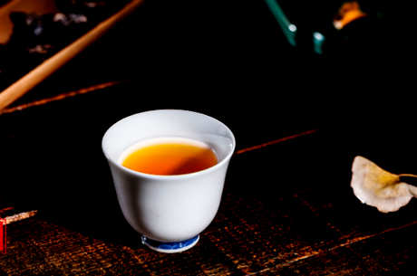 喝红茶好还是普洱茶好？