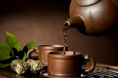 倒茶礼仪三要素