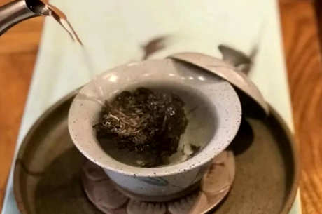 冲泡普洱茶饼的方法