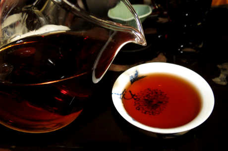 普洱熟茶好还是生茶好？