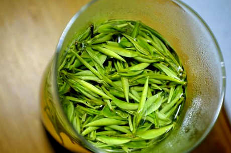 女性喝红茶和绿茶的区别
