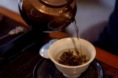 茶放久了还能喝吗？