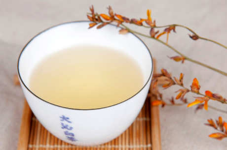 白茶属于绿茶还是红茶