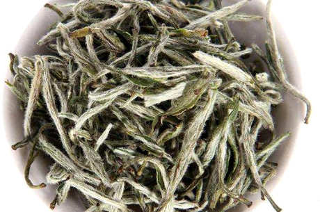 茶叶上的绒毛能喝吗？