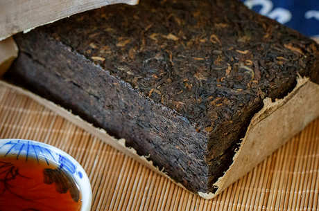 如何打开普洱茶砖？