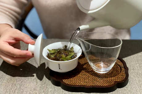如何判断泡茶的水温？