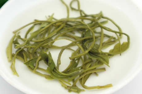 夏天喝红茶好还是喝绿茶好